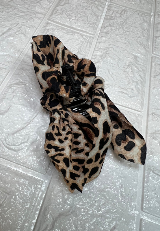 LEOPARD FABRIC  CLIP