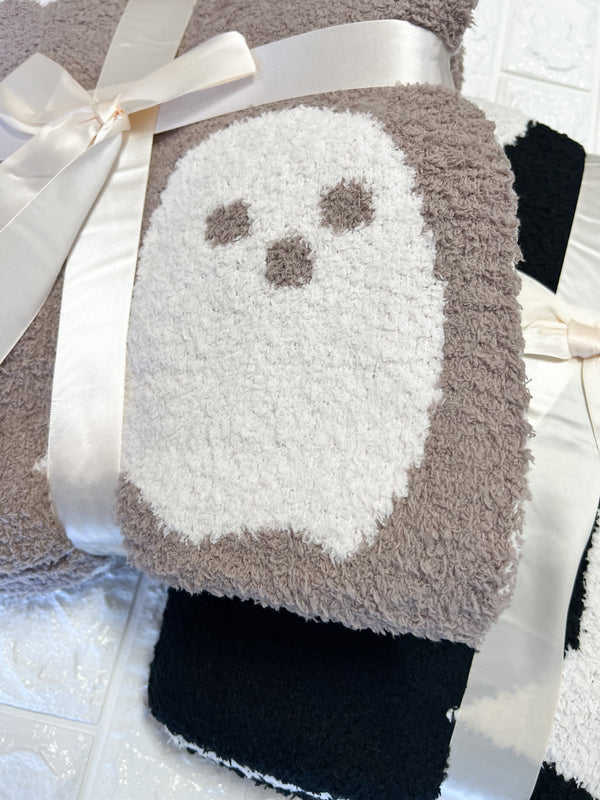 GHOST BLANKET- 2 COLORS