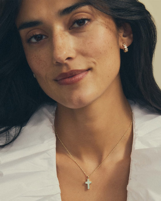 KENDRA SCOTT CROSS PENDANT NECKLACE