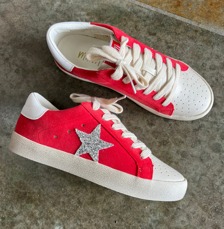 SKYLAR RED STAR SNEAKERS – Crave Boutique
