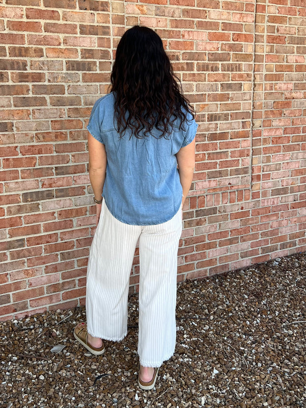 COLLARED CHAMBRAY TOP