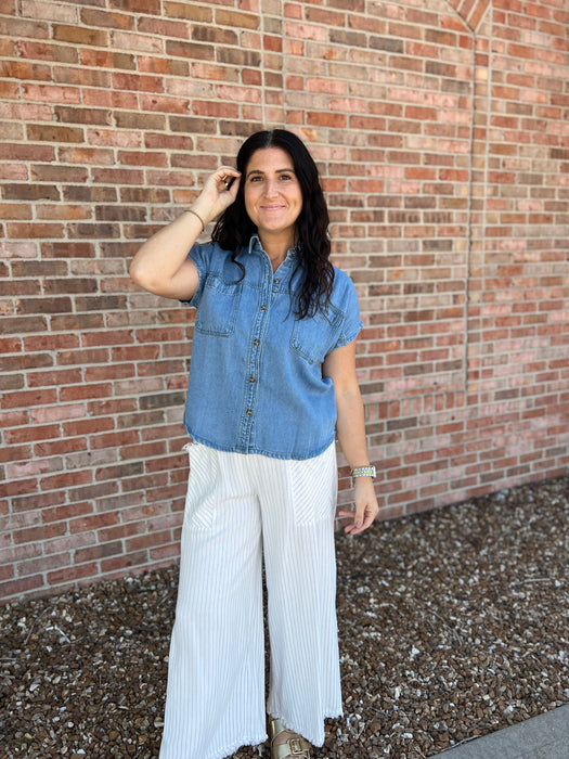 COLLARED CHAMBRAY TOP
