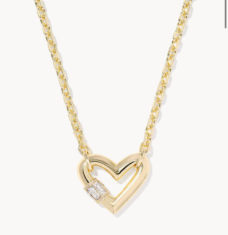 KENDRA SCOTT: EMERY HEART PENDANT NECKLACE