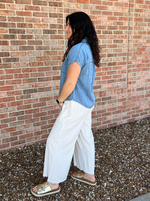 COLLARED CHAMBRAY TOP