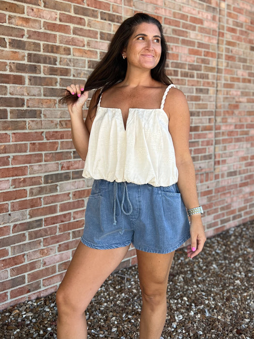 ELASTIC WAIST DENIM SHORTS