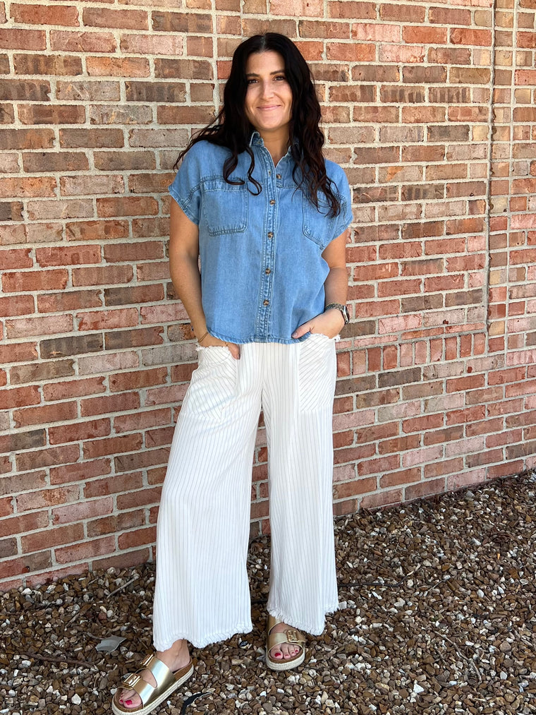 COLLARED CHAMBRAY TOP