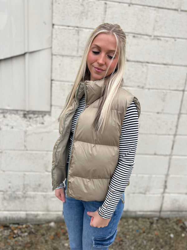 SMOOTH PUFFER VEST- 2 COLORS