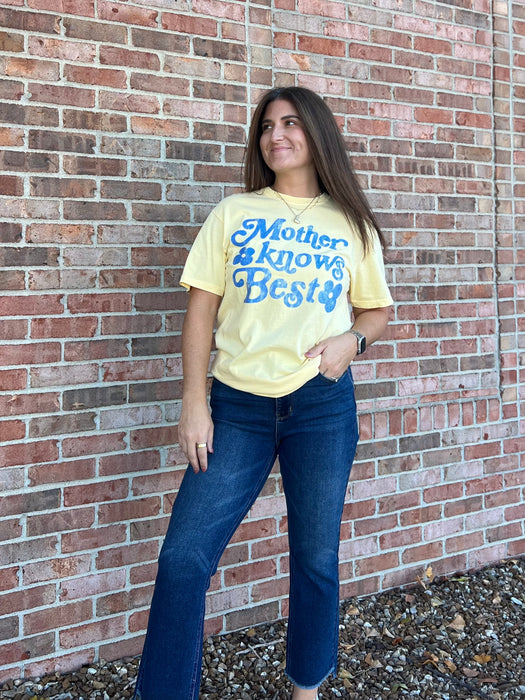 MOTHER KNOWS BEST GRAPHIC TEE