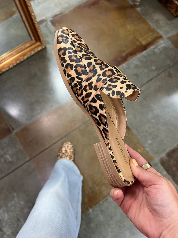 LEOPARD FLATS