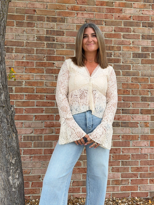 CREAM LACE TOP