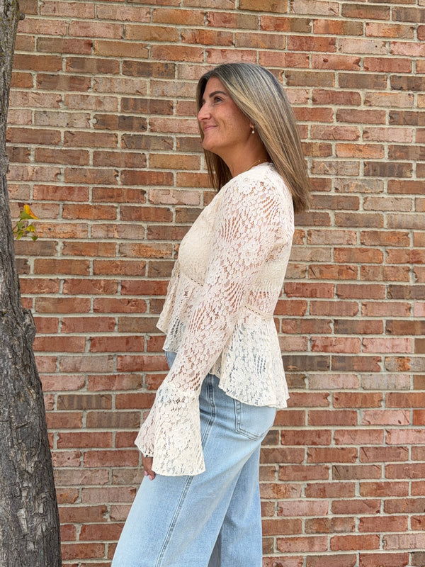 CREAM LACE TOP