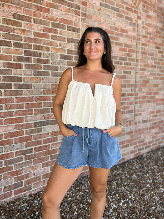 ELASTIC WAIST DENIM SHORTS
