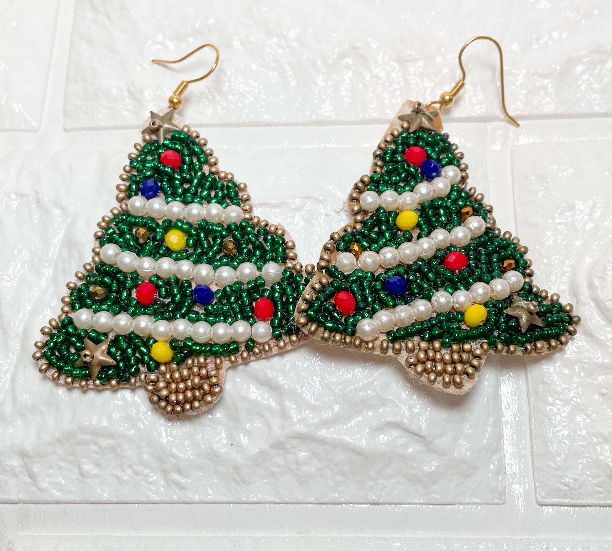 OH CHRISTMAS TREE BEADED EARRING