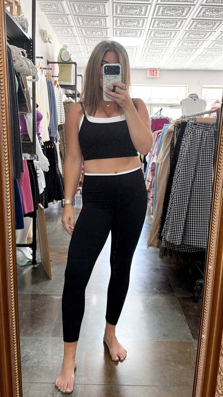 WHITE TRIM LEGGINGS