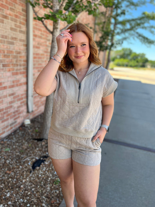 QUILTED ZIP UP TOP- 2 COLORS