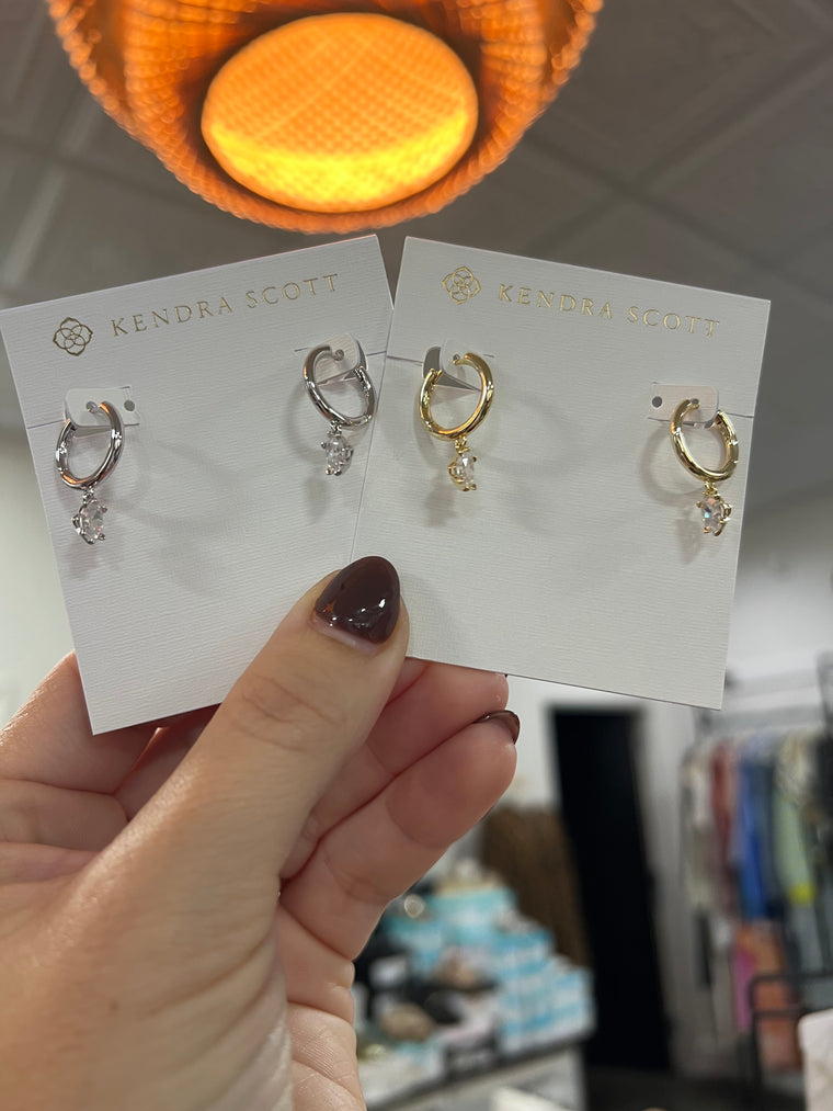 KENDRA SCOTT: CAILIN SINGLE STONE HUGGIE HOOP