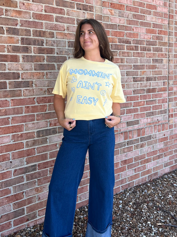 MOMMIN AINT EASY TEE