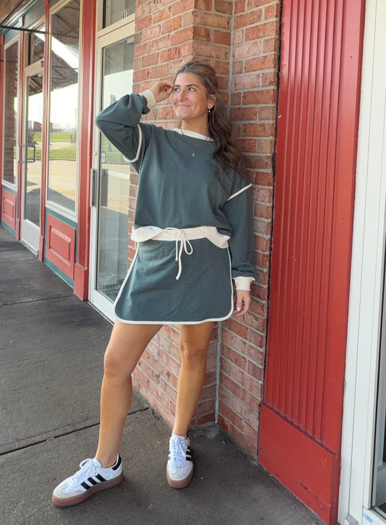 SWEATSHIRT AND SKORT 2 PIECE SET