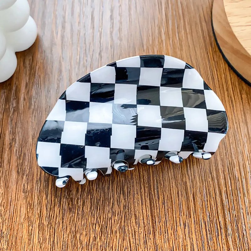 CHECKERED CLAW CLIP- 4 COLORS