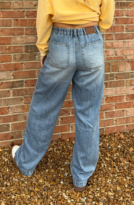 ELASTIC WAIST BAGGY JEANS