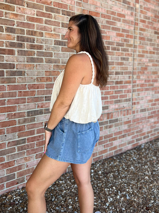 ELASTIC WAIST DENIM SHORTS