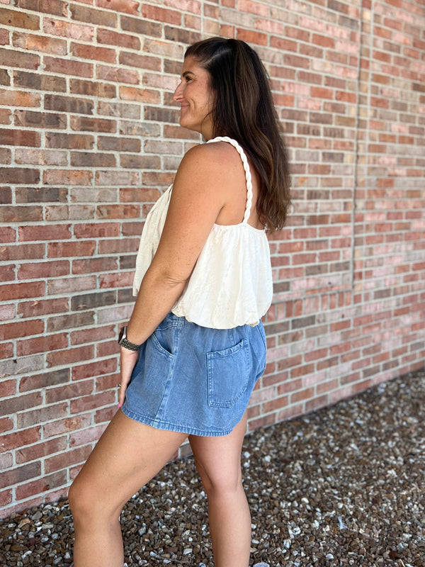 ELASTIC WAIST DENIM SHORTS