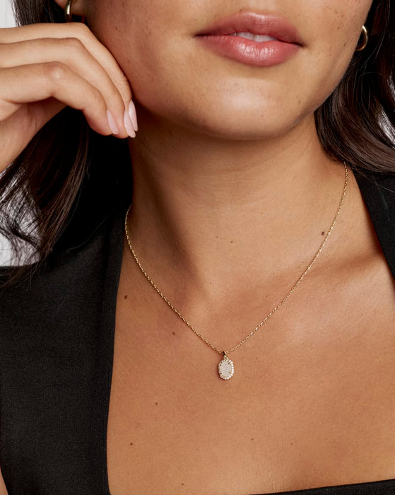 KENDRA SCOTT: DAPHNE CRYSTAL PENDANT NECKLACE