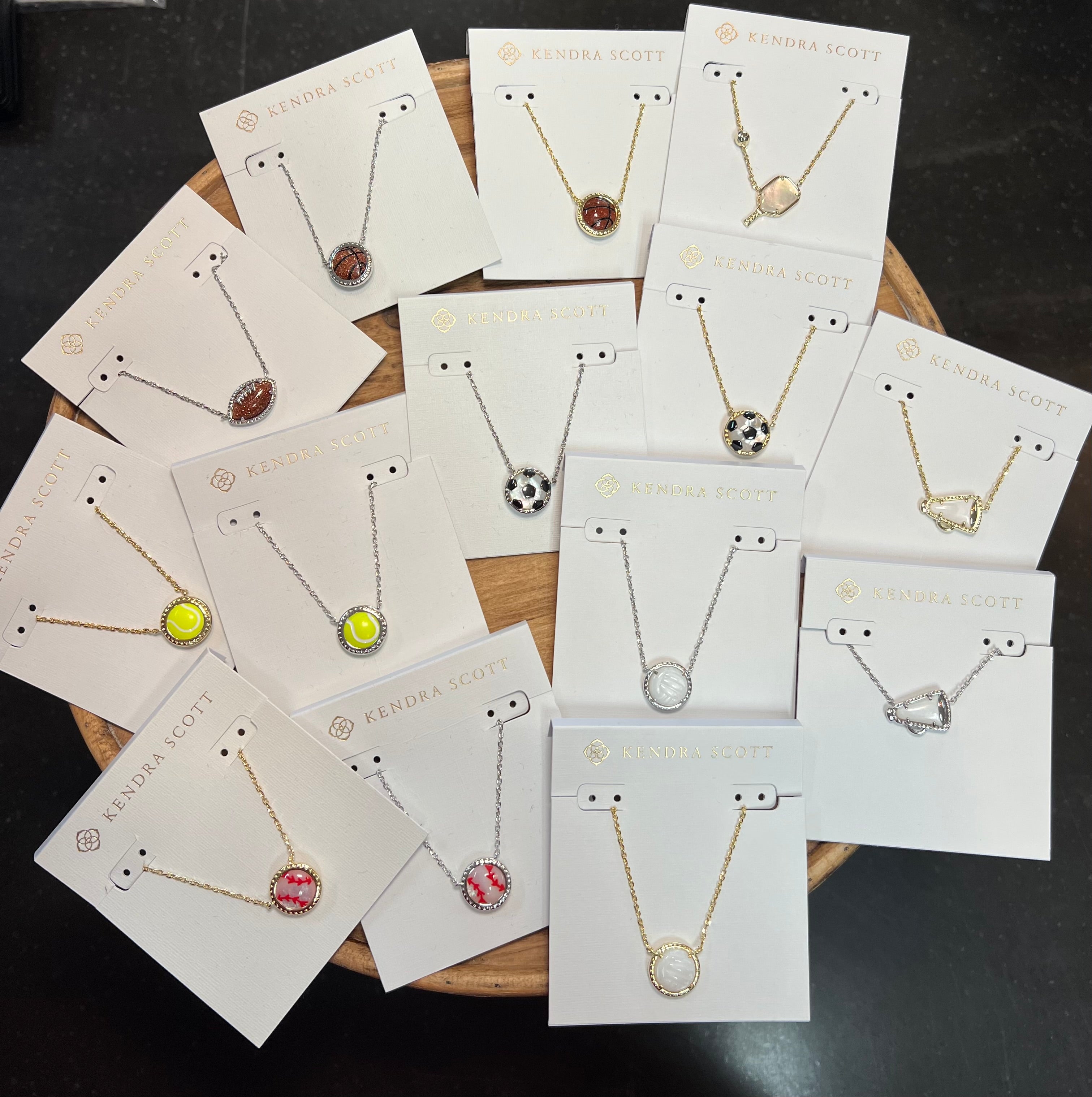 KENDRA SCOTT: SPORT PENDANT NECKLACE