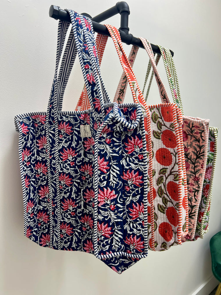 QUILTED TOTE BAG