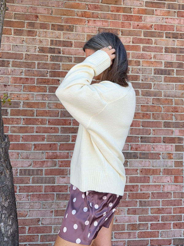 CLASSIC V NECK SWEATER- 2 COLORS