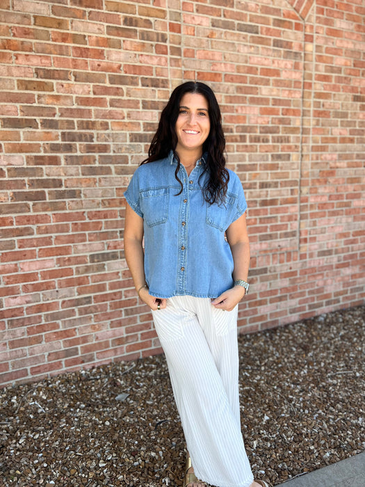COLLARED CHAMBRAY TOP