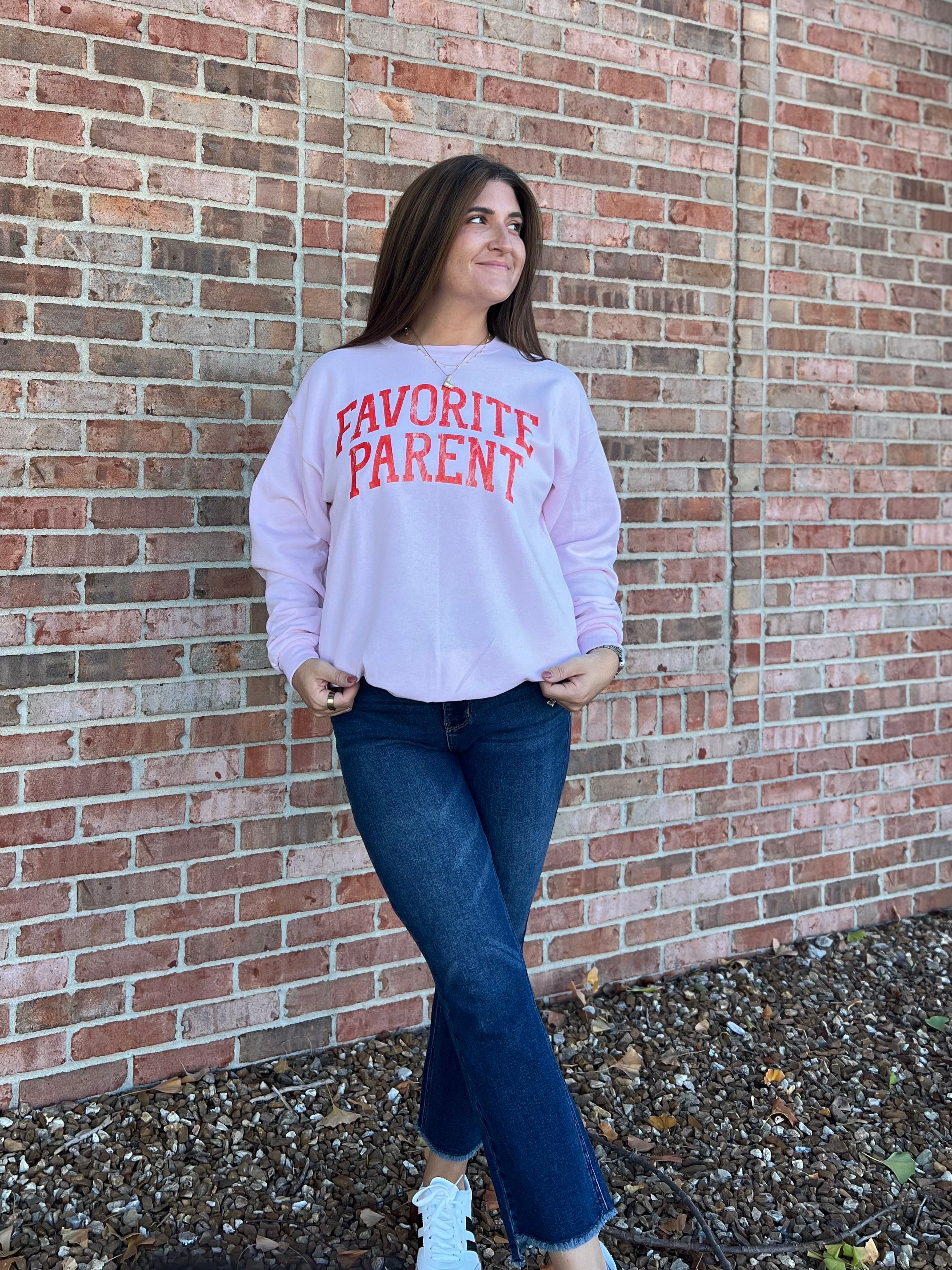 FAVORITE PARENT GRAPHIC SWEATSHIRT