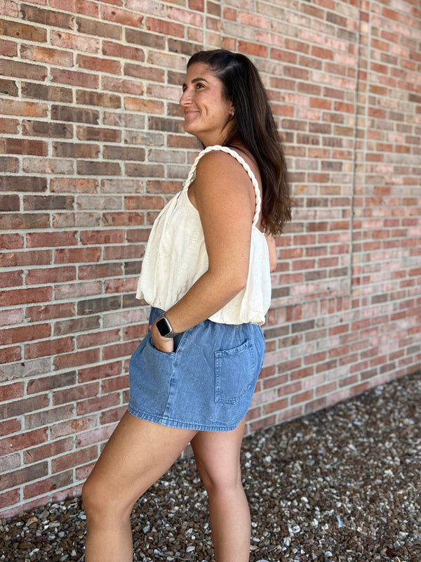 ELASTIC WAIST DENIM SHORTS