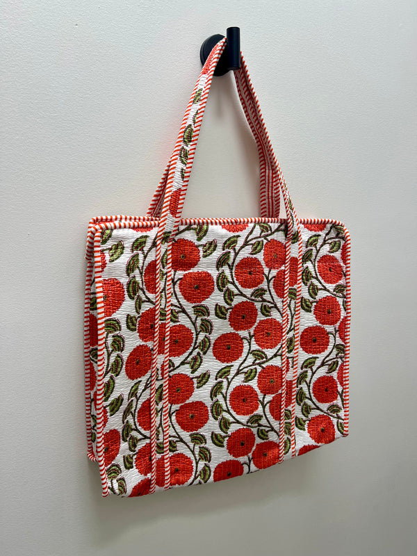 QUILTED TOTE BAG