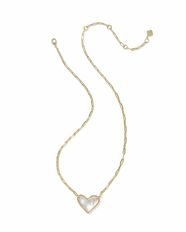 KENDRA SCOTT: ARI HEART STATEMENT NECKLACE