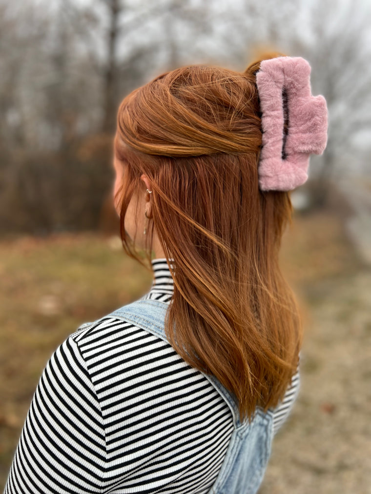 FAUX FUR CLAW CLIP- 3 COLORS