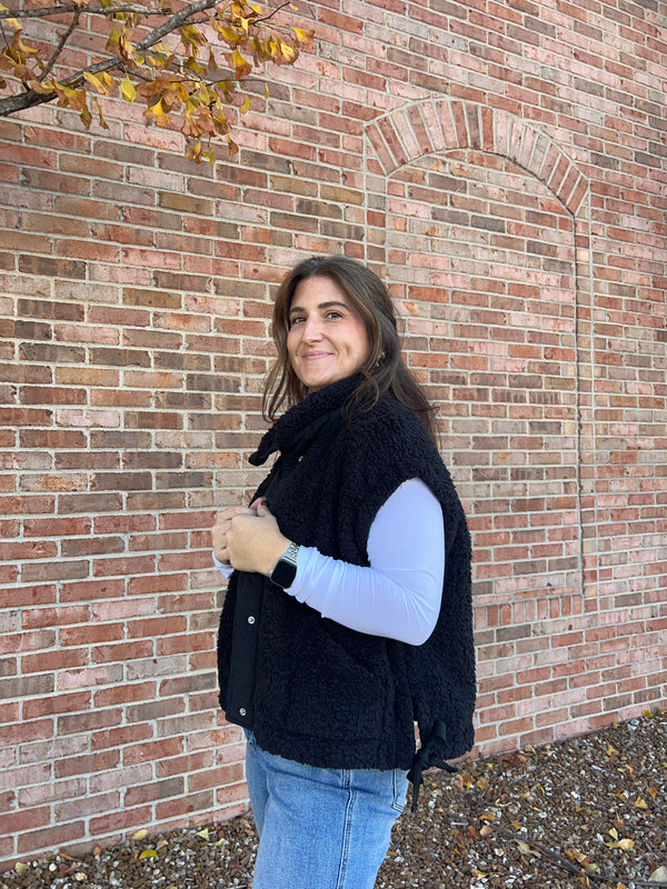 FAUX FUR VEST- 2 COLORS