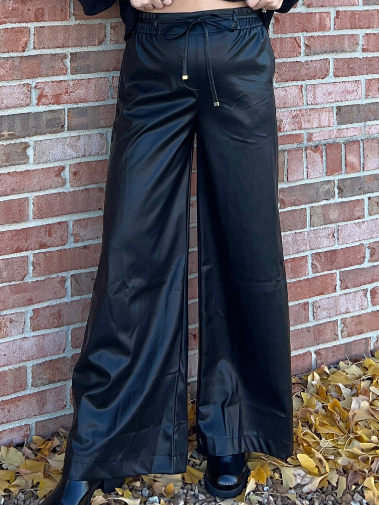 PLEATHER WIDE LEG PANTS