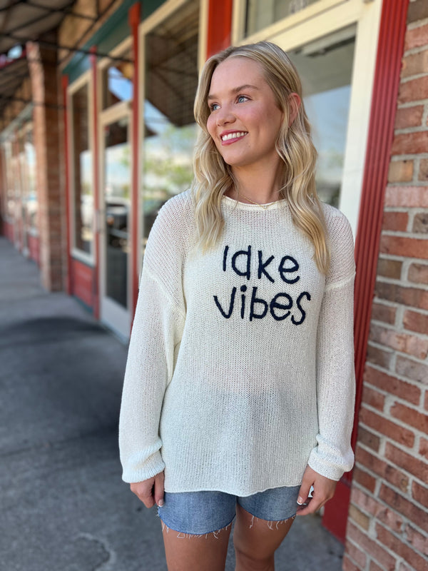 LAKE VIBES LIGHTWEIGHT SWEATER