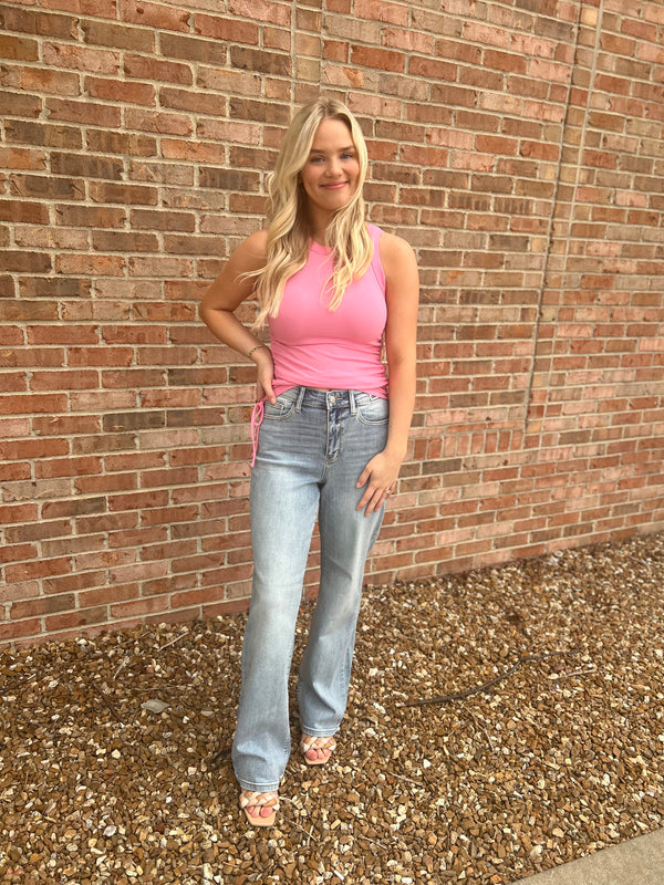 LIGHTWASH STRAIGHT LEG JEAN