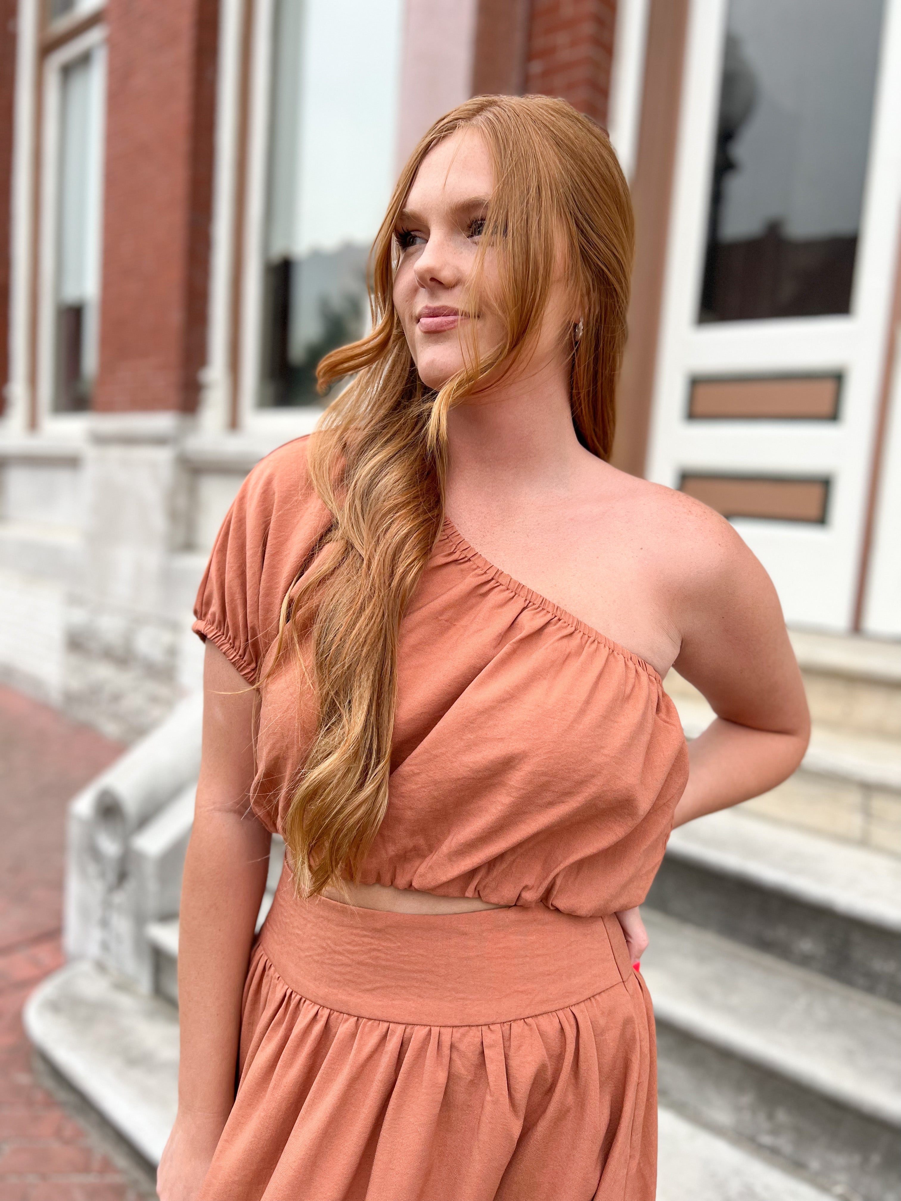 ONE SHOULDER CROP TOP- 2 COLORS