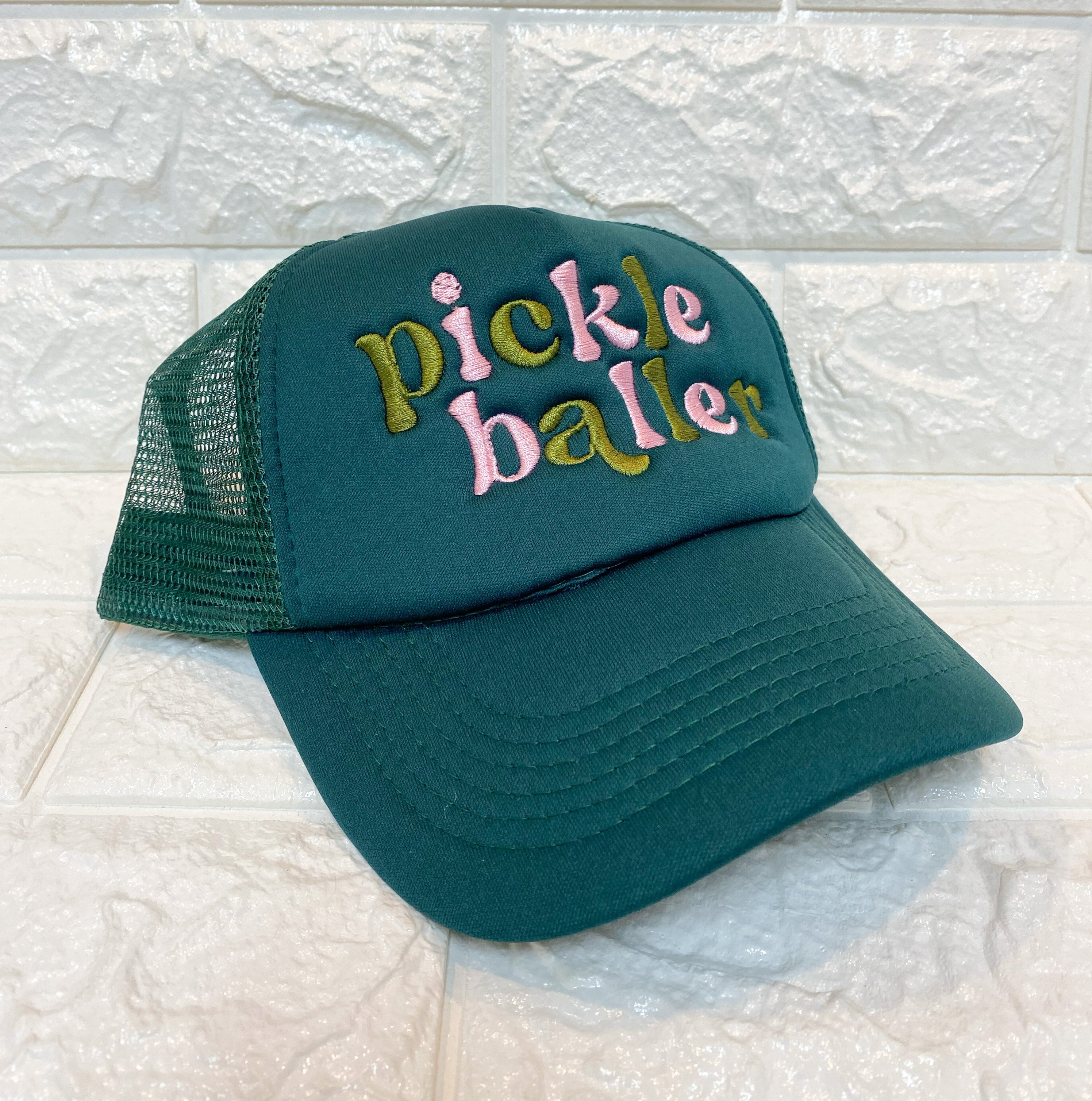 PICKLE BALLER TRUCKER HAT