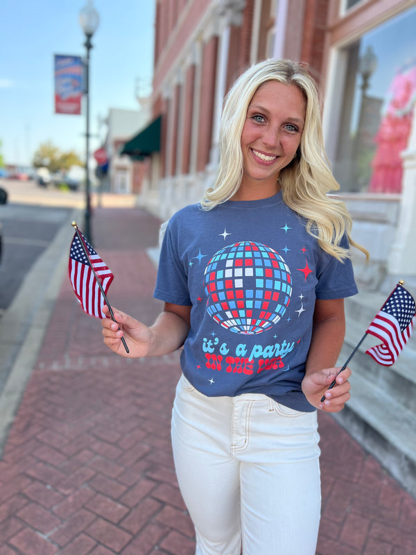 PARTY IN THE USA GRAPHIC TEE