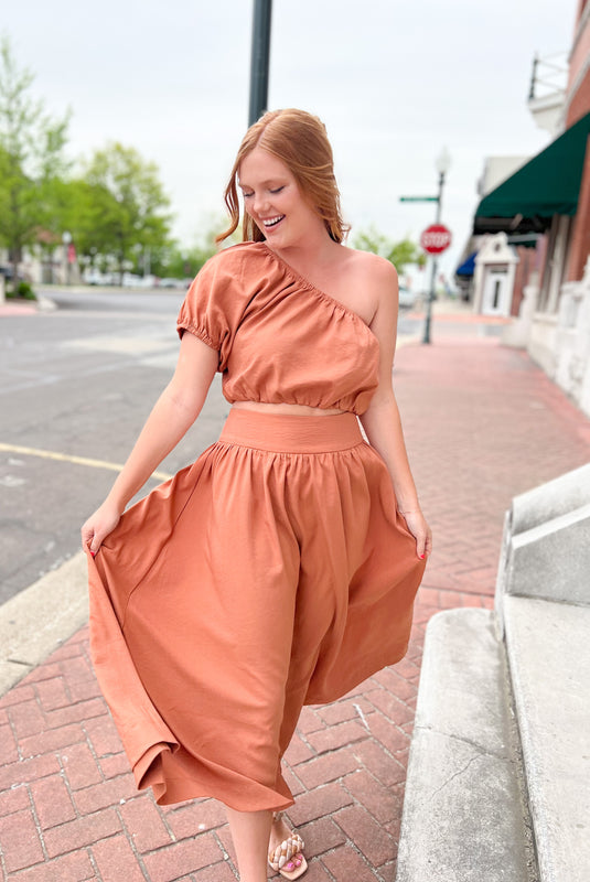 ONE SHOULDER CROP TOP- 2 COLORS