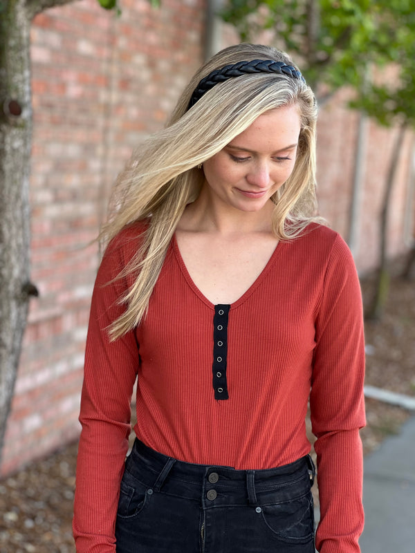 V NECK BODYSUIT