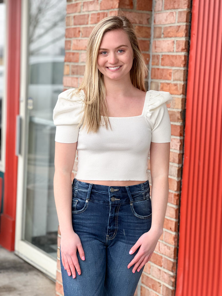 PUFF SLEEVE CROP TOP
