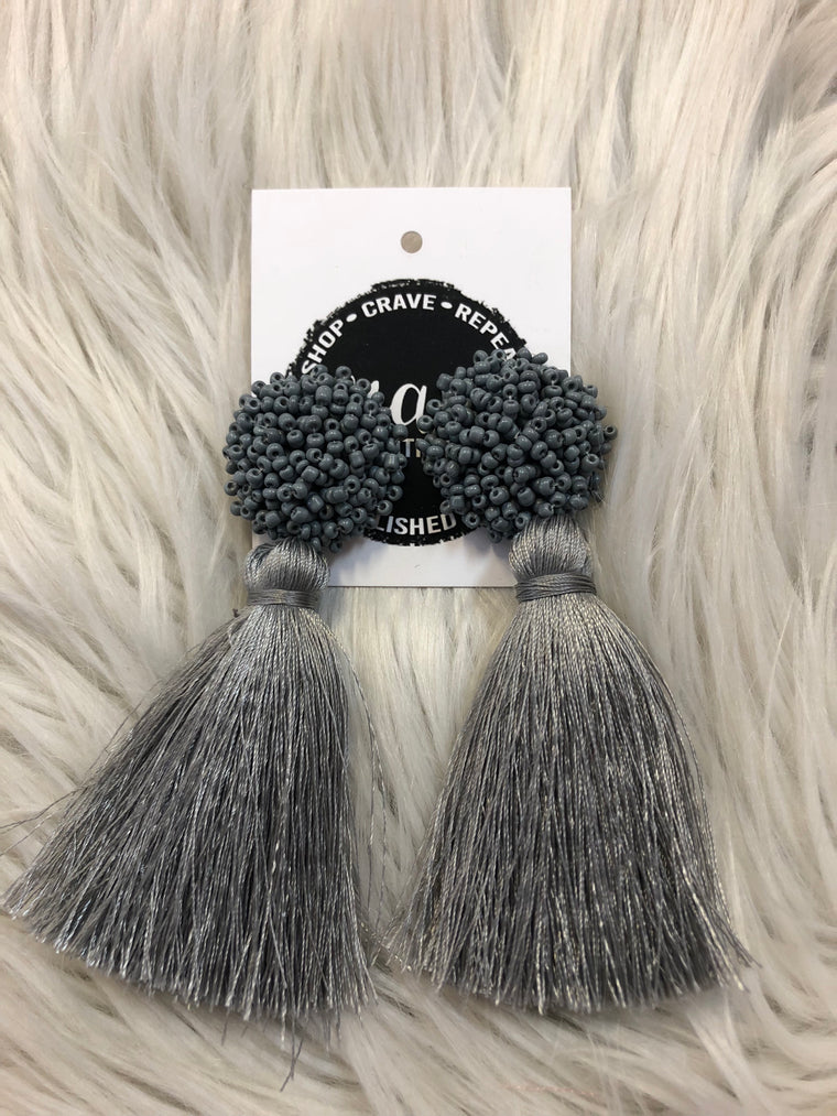 GRAY BEADED EARRING
