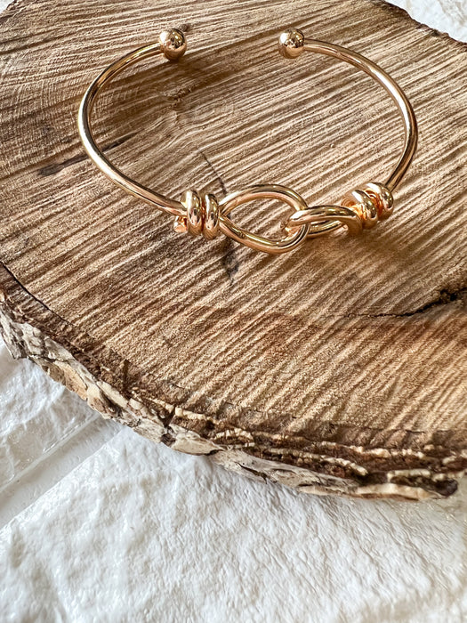 INIFNITY LOOP CUFF BRACELET