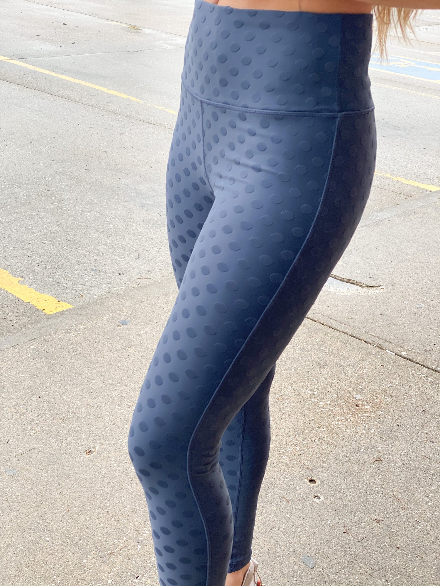 TEXTURED POLKA DOT ATHLETIC LEGGINGS – Crave Boutique