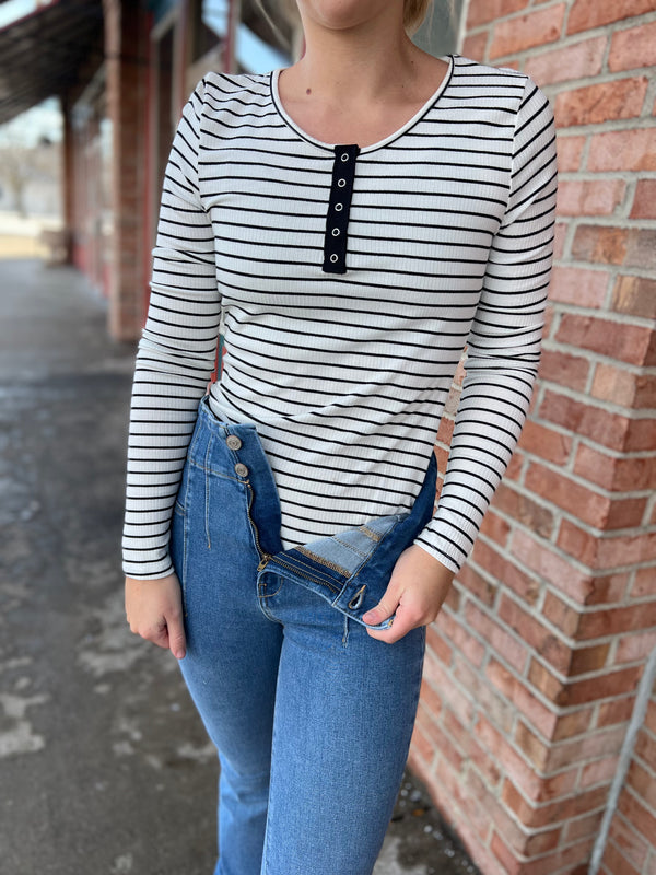 V NECK BODYSUIT